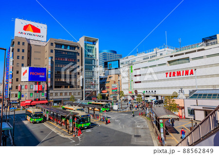 東京　墨田区の都市風景　錦糸町駅南口　駅前ロータリー 88562849