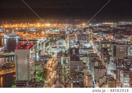横浜みなとみらい上空からの夜景 88562918