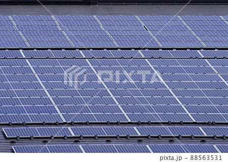 【ソーラーパネルと青空】太陽光発電 エコイメージ 【ソーラーパネルと青空】太陽光発電 エコイメージ 88563531