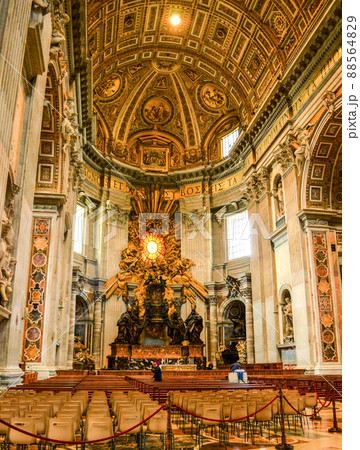 サン・ピエトロ大聖堂　ペトロ司教座 88564829