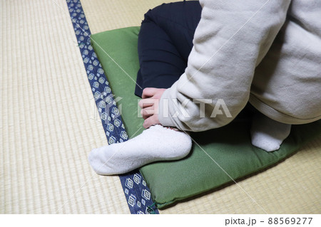 足が痺れる 88569277