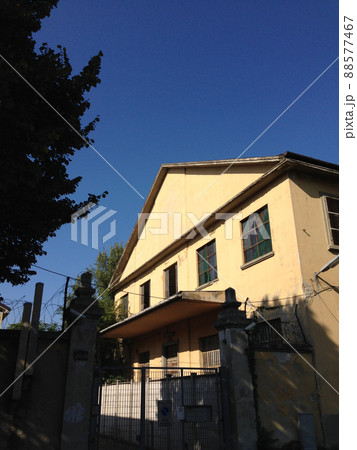 Old abandoned 20th century military warehouses, via Olivieri, Milan, Italy, 2019. 88577467