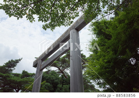 宇治橋鳥居_伊勢神宮内宮 宇治橋鳥居_伊勢神宮内宮 88583856