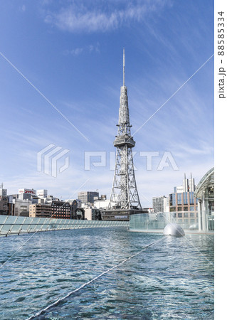 水の宇宙船水面越しに見る中部電力MIRAI TOWER 水の宇宙船水面越しに見る中部電力MIRAI TOWER 88585334