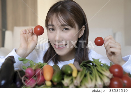 野菜と女性のポートレート 野菜と女性のポートレート 88585510