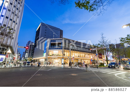 名古屋市・中区　栄　広小路通　広小路伊勢町交差点　マルエイガレリア 88586027