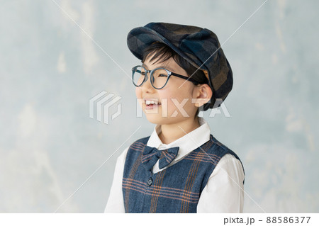 フォーマルスーツを着た少年 フォーマルスーツを着た少年 88586377