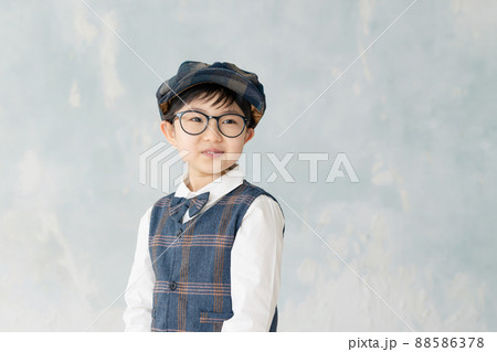 フォーマルスーツを着た少年 フォーマルスーツを着た少年 88586378
