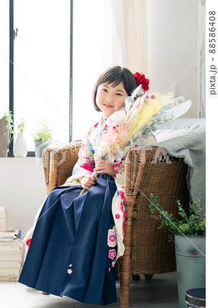 和服を着た女の子 記念写真 ハーフ成人式 七五三 写真館 和服を着た女の子 記念写真 ハーフ成人式 七五三 写真館 88586408