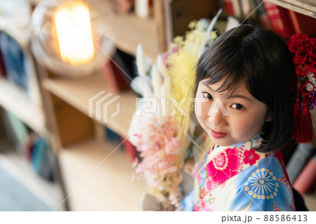 袴を着た女の子 記念写真 ハーフ成人式 七五三 写真館 袴を着た女の子 記念写真 ハーフ成人式 七五三 写真館 88586413