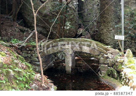 室山熊野神社　橋本勘五郎の石橋（神橋） 88587347
