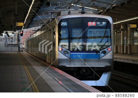 東京メトロ東西線 05系〜快速〜 88588260
