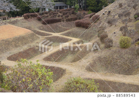 山中城の「障子掘」（静岡県三島市山中新田） 88589543