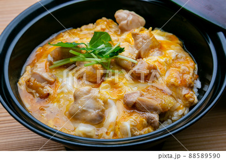 秋田、比内地鶏の親子丼 88589590