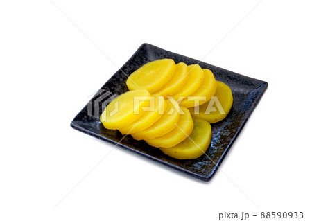 国産大根を柿の皮を加えたいり糠で漬けた柿ぬか沢庵 国産大根を柿の皮を加えたいり糠で漬けた柿ぬか沢庵 88590933