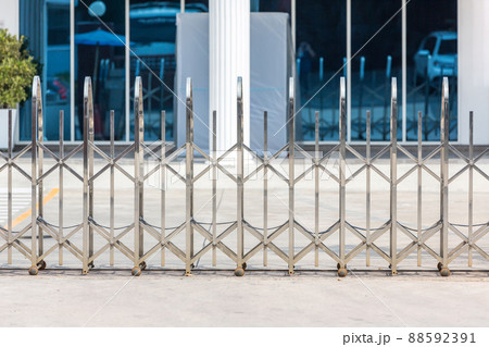 Folding retractable fence on casters. barrier on casters.  88592391