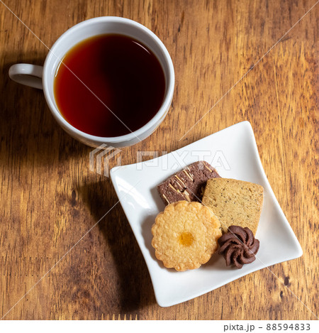 ティータイムでほっと一息 クッキーとお茶 ティータイムでほっと一息 クッキーとお茶 88594833