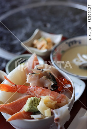 漁師丼(青森県東通村)縦 漁師丼(青森県東通村)縦 88596127