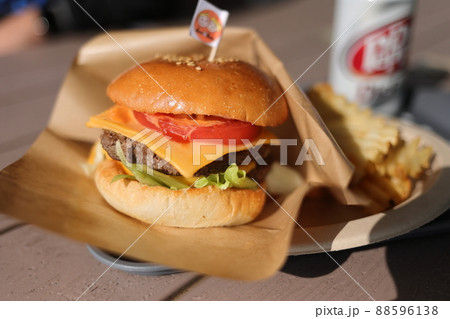 ベース近くのハンバーガー(青森県三沢市) ベース近くのハンバーガー(青森県三沢市) 88596138