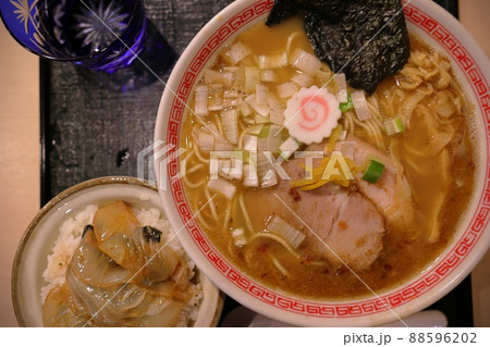 魚だしらーめんと漬け丼(青森県八戸市) 魚だしらーめんと漬け丼(青森県八戸市) 88596202