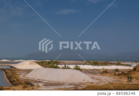 Salt Lake Afrera aka Lake Afdera or Giulietti or Egogi , Danakil Afar, Ethiopia Salt Lake Afrera aka Lake Afdera or Giulietti or Egogi , Danakil Afar, Ethiopia 88596246