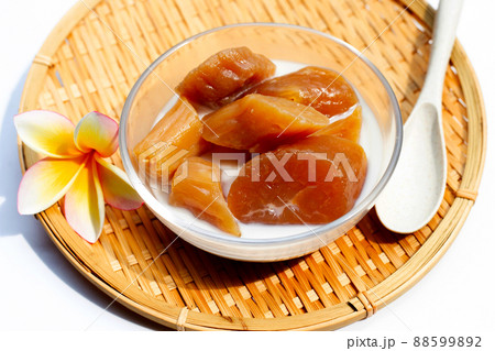Sweet potato in coconut milk 88599892