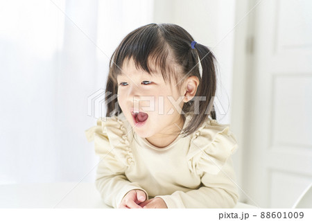 小さな女の子 ポートレート 小さな女の子 ポートレート 88601009