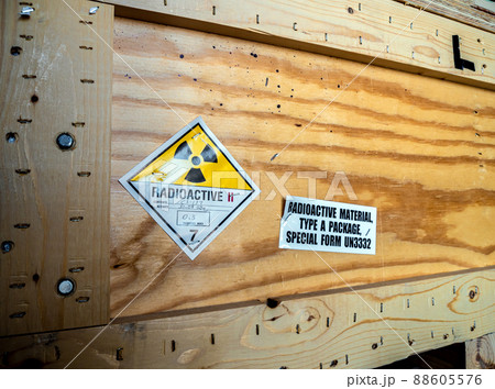 Radiation label beside the transport wooden box Type A package Radiation label beside the transport wooden box Type A package 88605576