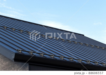 建物パーツ　ガルバリウム鋼板の屋根と雪持ち 88606557
