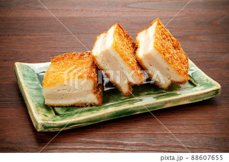 長崎名物の揚げサンドイッチ 88607655