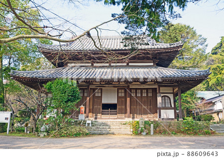 山口県下関市長府にある黄檗宗法輪山覚苑寺本堂 山口県下関市長府にある黄檗宗法輪山覚苑寺本堂 88609643