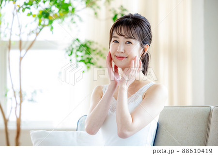 女性　ビューティー　きれい 88610419