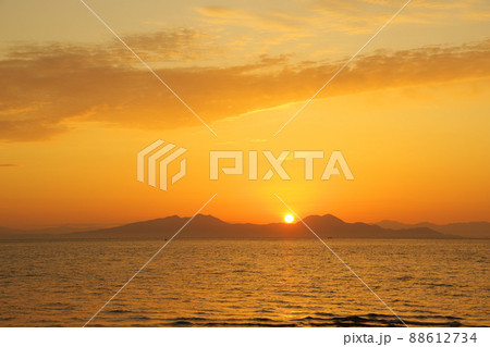 有明海と日の出の光景 88612734