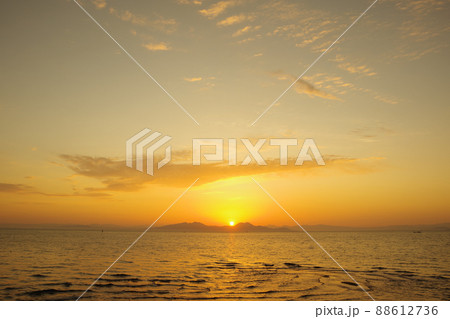 有明海と日の出の光景 88612736