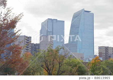 ノリタケの森から望む名駅ビル群（愛知県 名古屋市） 88613965