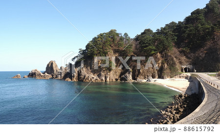 笹川流れ 深浦海岸鷹巣岩 笹川流れ 深浦海岸鷹巣岩 88615792