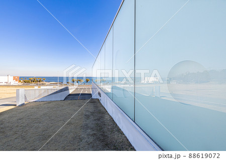 横須賀美術館 88619072