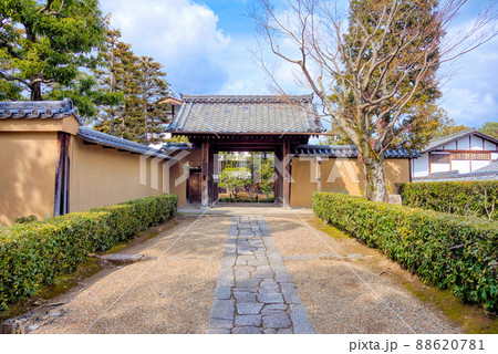 京都、大徳寺聚光院の参道 京都、大徳寺聚光院の参道 88620781