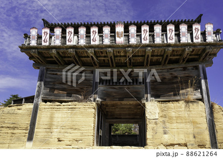 鬼ノ城　西門　岡山県総社市 88621264