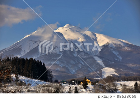 西目屋村から観る岩木山（青森県） 88623069