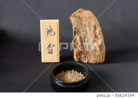 沈香香木と木札11 88624394