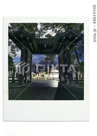 京都御苑　下立売御門より菅原院天満宮を望む　ポラ風 88624506