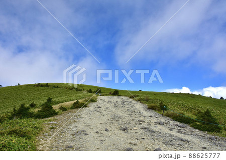中央アルプス国定公園　富士見台高原　登山道10月 88625777
