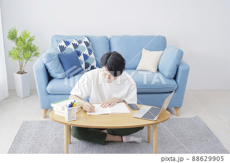 男性 オンライン講座 リビング 男性 オンライン講座 リビング 88629905