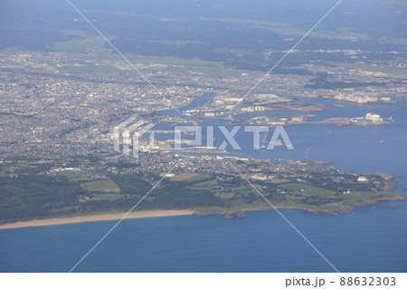 空から観た八戸港（青森県八戸市） 88632303