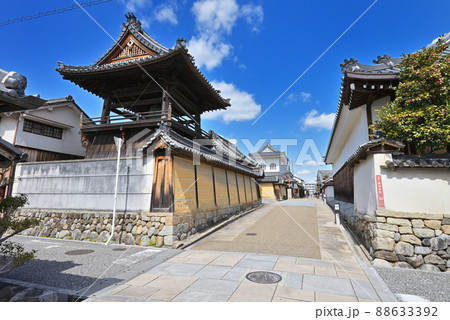 興正寺別院の鐘楼 富田林市富田林重要伝統的建造物群保存地区(大阪府富田林市) 興正寺別院の鐘楼 富田林市富田林重要伝統的建造物群保存地区(大阪府富田林市) 88633392