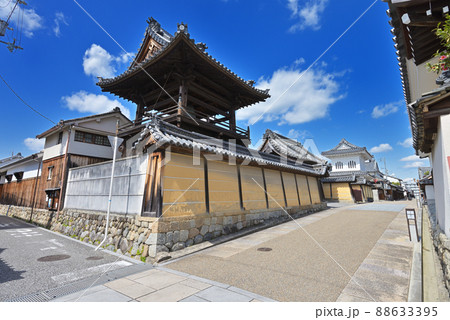 興正寺別院の鐘楼　富田林市富田林重要伝統的建造物群保存地区（大阪府富田林市） 88633395