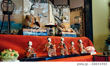 お雛様の飾り 88633493