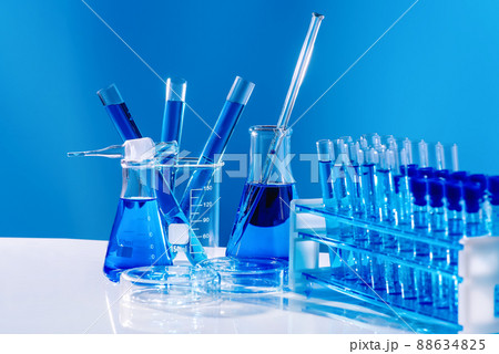 The chemicals are in many glass tubes.Stand to show glass cosmetic product. Research and develop beauty skincare product concept by scientific method with concept laboratory tests.Concept of medicine. The chemicals are in many glass tubes.Stand to show glass cosmetic product. Research and develop beauty skincare product concept by scientific method with concept laboratory tests.Concept of medicine. 88634825