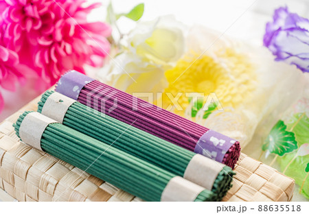 束のお線香と千菓子 88635518